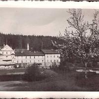 Sanatorium mit Bründlkirche
